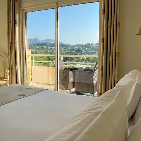 Marc-hely Hotel 4*