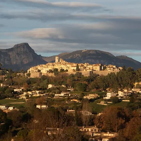 Marc-hely Hotel 4*
